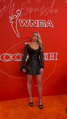 海莉選秀夜紅毯秀，人氣和顏值在這屆都是數(shù)一數(shù)二